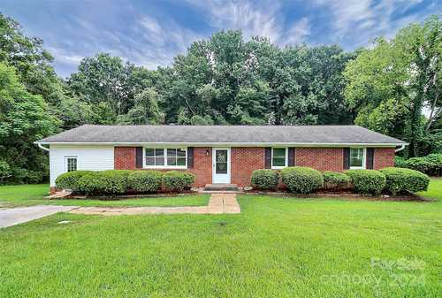 $369,900 - 3Br/2Ba -  for Sale in None, Fort Mill