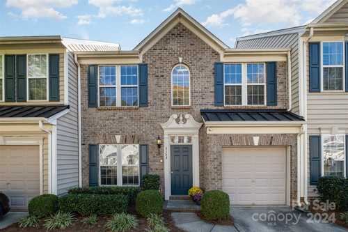 $450,000 - 3Br/3Ba -  for Sale in Park South Station, Charlotte