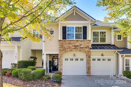 $450,000 - 3Br/3Ba -  for Sale in Calloway, Tega Cay