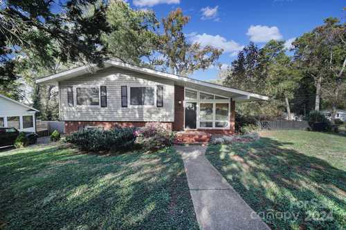 $560,000 - 3Br/2Ba -  for Sale in Starmount, Charlotte