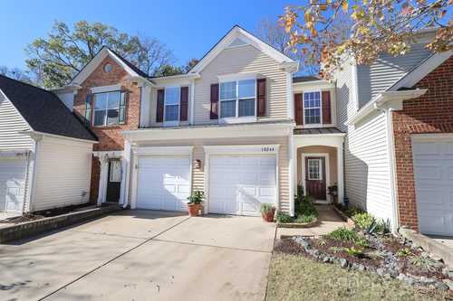 $430,000 - 3Br/3Ba -  for Sale in Blakeney Preserve, Charlotte