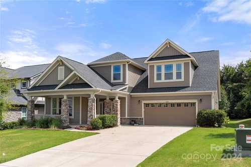 $589,000 - 4Br/4Ba -  for Sale in Kings Grove, York