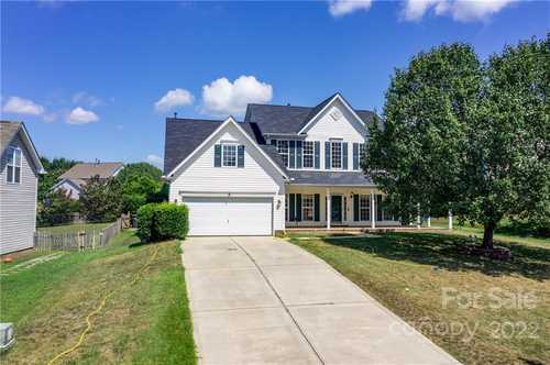 $520,000 - 4Br/3Ba -  for Sale in Waterstone, Fort Mill