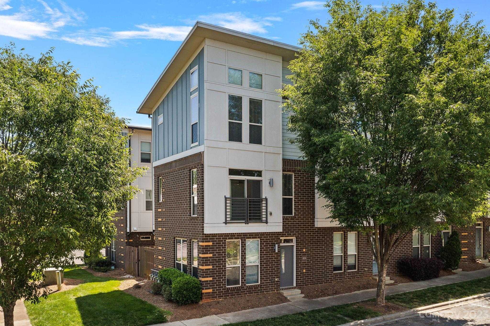 View Charlotte, NC 28205 townhome