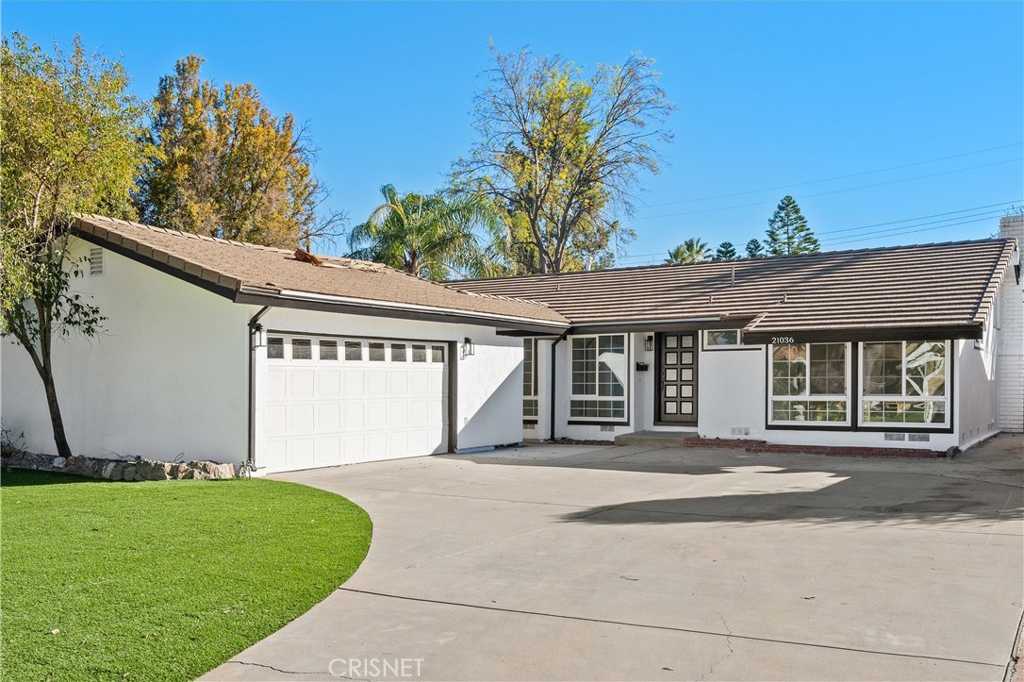 $898,900 - 3Br/2Ba -  for Sale in Canoga Park