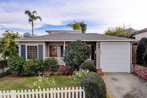 $1,799,000 - 3Br/3Ba -  for Sale in Hermosa Beach