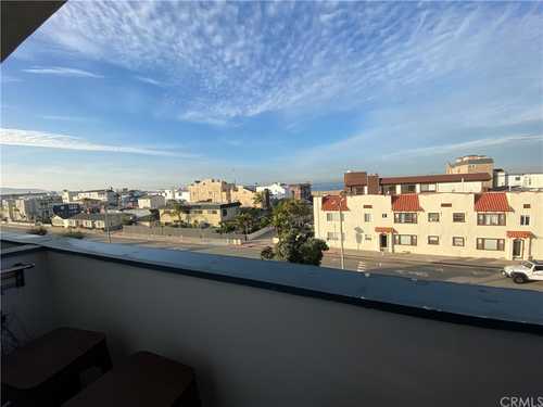 $888,888 - 2Br/1Ba -  for Sale in Hermosa Beach