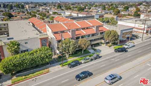 $899,900 - 4Br/3Ba -  for Sale in Torrance
