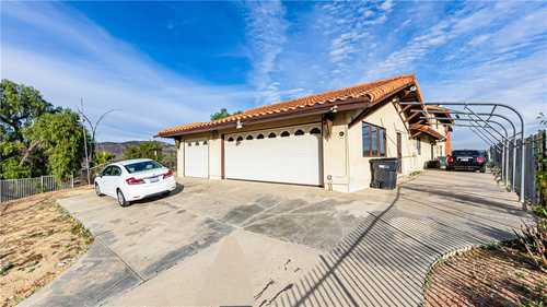 $899,900 - 5Br/4Ba -  for Sale in Moreno Valley