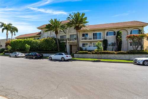 $599,999 - 2Br/2Ba -  for Sale in Ladera Heights