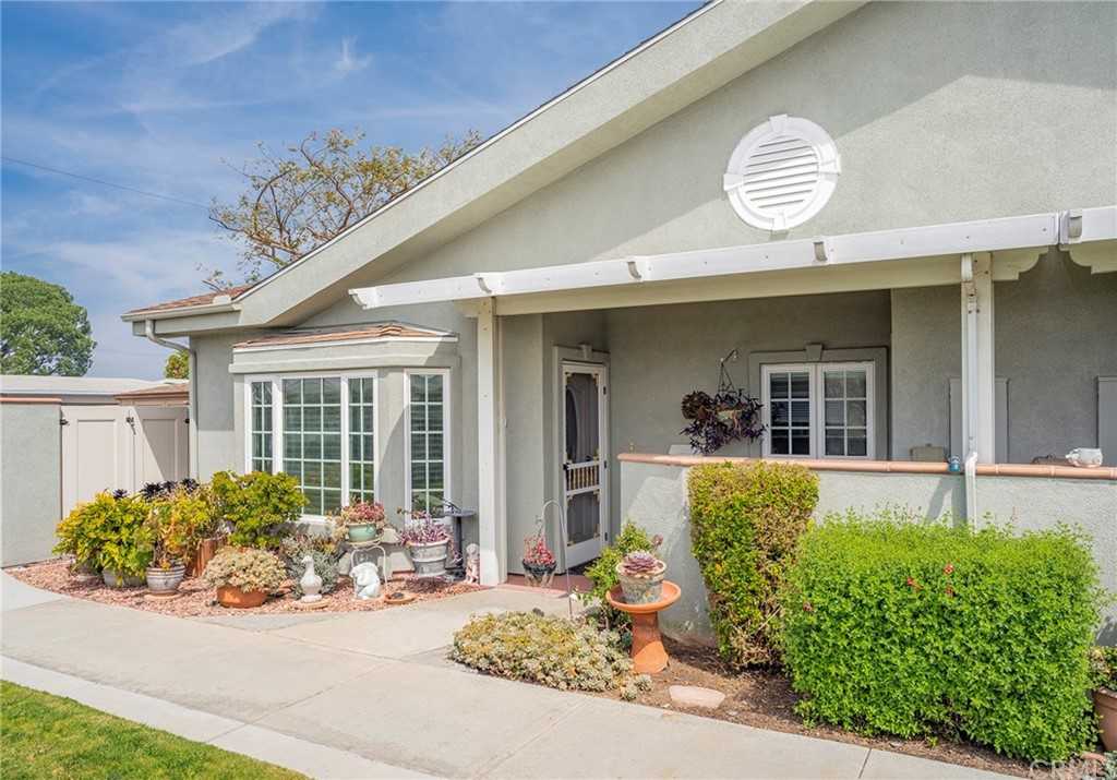 $575,000 - 2Br/2Ba -  for Sale in Leisure World (lw), Seal Beach