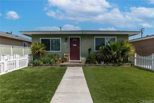 $789,000 - 3Br/2Ba -  for Sale in Hawthorne