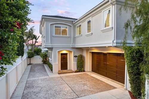 $1,590,000 - 4Br/3Ba -  for Sale in Redondo Beach