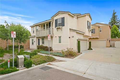 $749,500 - 4Br/3Ba -  for Sale in Chino