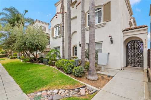 $1,099,000 - 3Br/3Ba -  for Sale in Hillcrest, Mission Hills (san Diego)