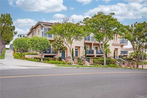 $849,000 - 3Br/3Ba -  for Sale in Hilltop Townhomes (htt), Signal Hill