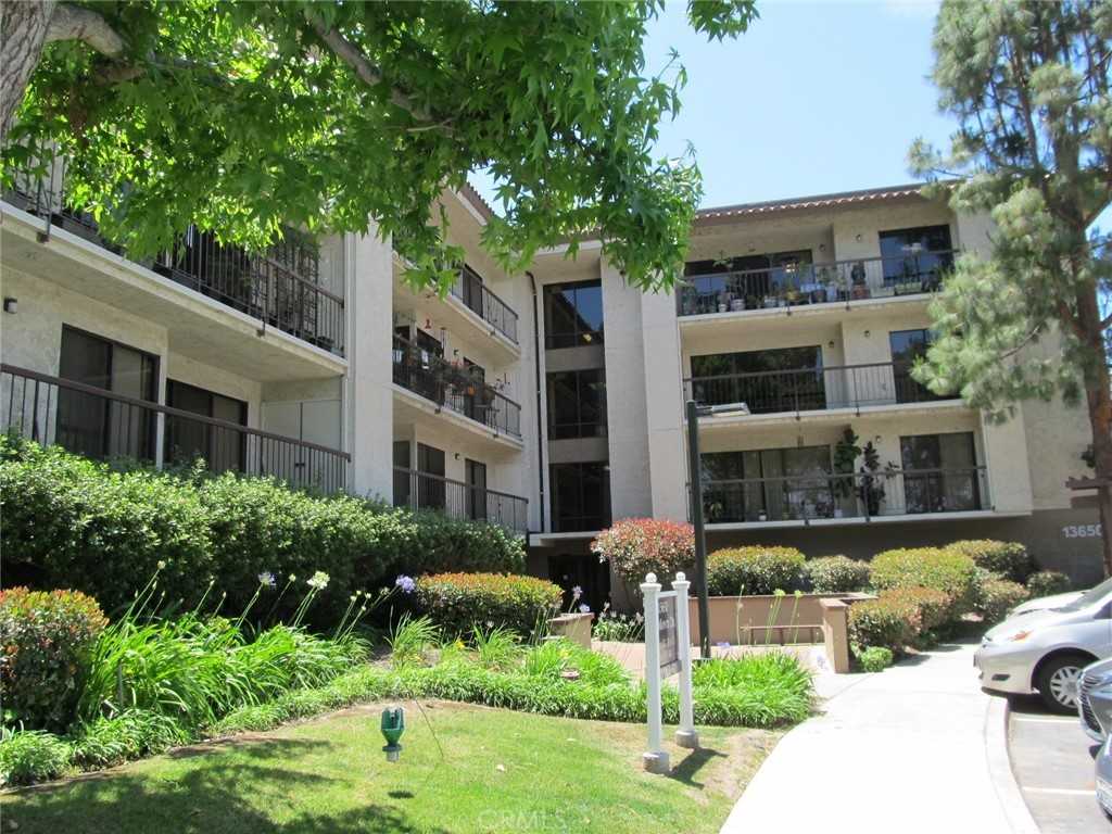$485,000 - 2Br/2Ba -  for Sale in Leisure World (lw), Seal Beach