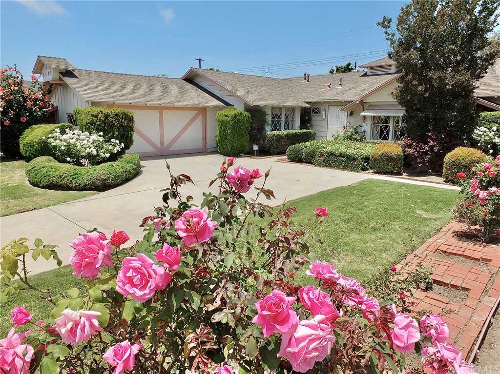 $1,249,000 - 3Br/2Ba -  for Sale in Other (othr), Rossmoor