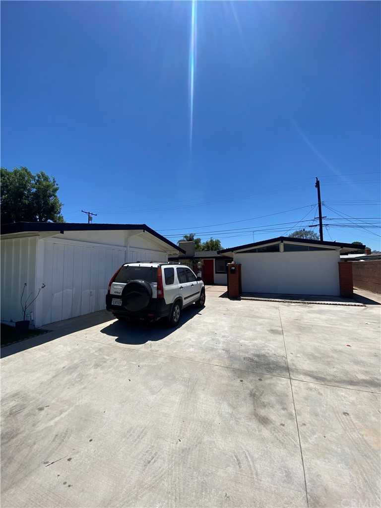 $849,000 - 4Br/2Ba -  for Sale in Anaheim