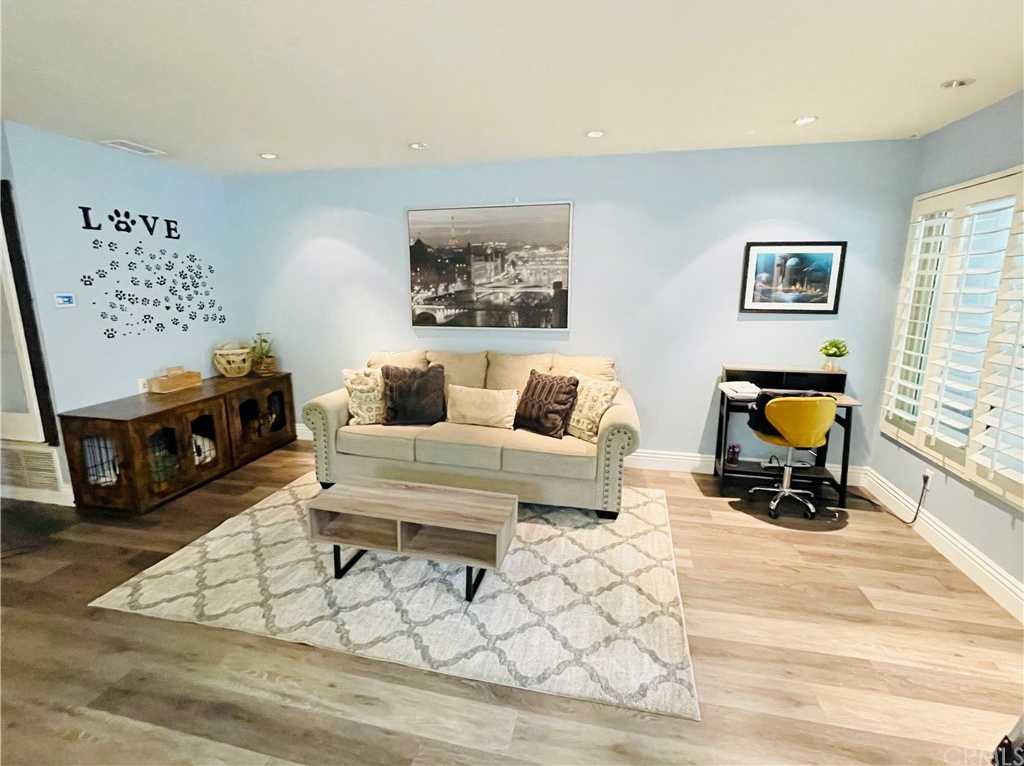 $535,000 - 2Br/1Ba -  for Sale in Anaheim