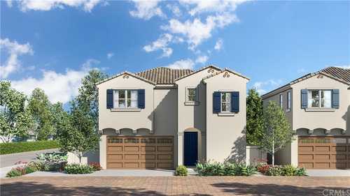 $850,000 - 4Br/3Ba -  for Sale in Paramount