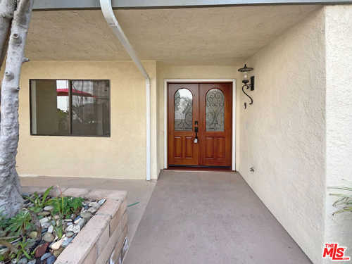 $681,000 - 3Br/3Ba -  for Sale in Signal Hill