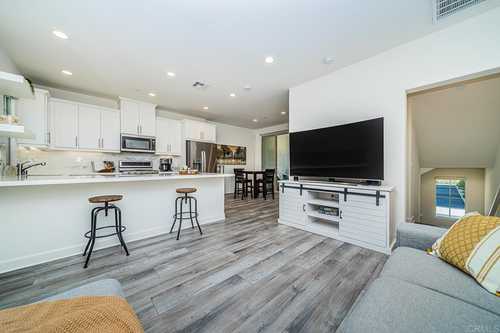 $725,000 - 2Br/3Ba -  for Sale in San Marcos