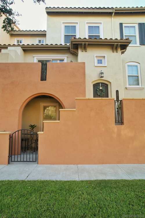 $699,000 - 2Br/3Ba -  for Sale in San Marcos