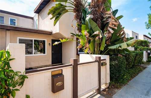 $525,000 - 3Br/3Ba -  for Sale in Paramount