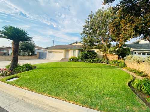 $939,900 - 3Br/2Ba -  for Sale in Downey