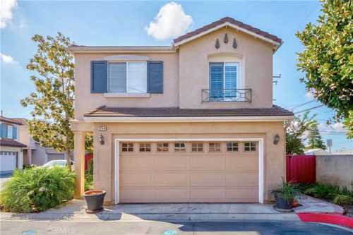 $820,000 - 3Br/3Ba -  for Sale in Hawthorne