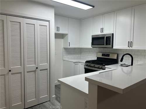 $530,000 - 2Br/3Ba -  for Sale in Inglewood