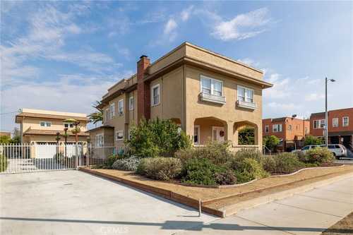 $1,625,000 - 5Br/4Ba -  for Sale in Los Angeles