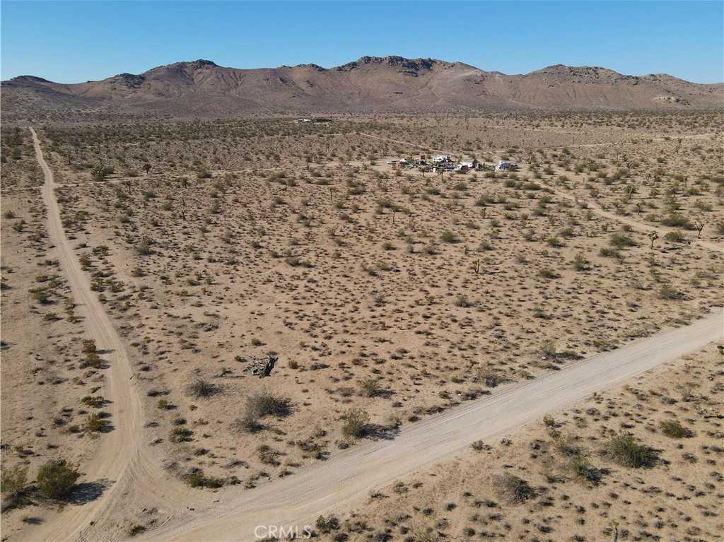 Photo 1 of 7 of 5200 W Montiverde Road land
