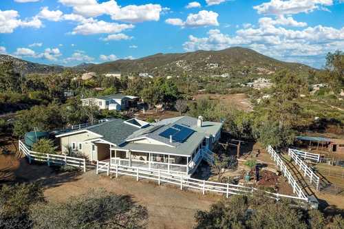 $1,300,000 - 4Br/4Ba -  for Sale in Jamul