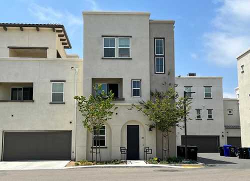 $590,000 - 3Br/4Ba -  for Sale in San Diego