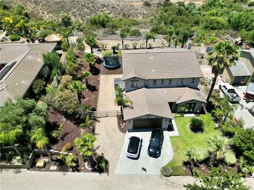 $1,389,000 - 5Br/4Ba -  for Sale in Norco
