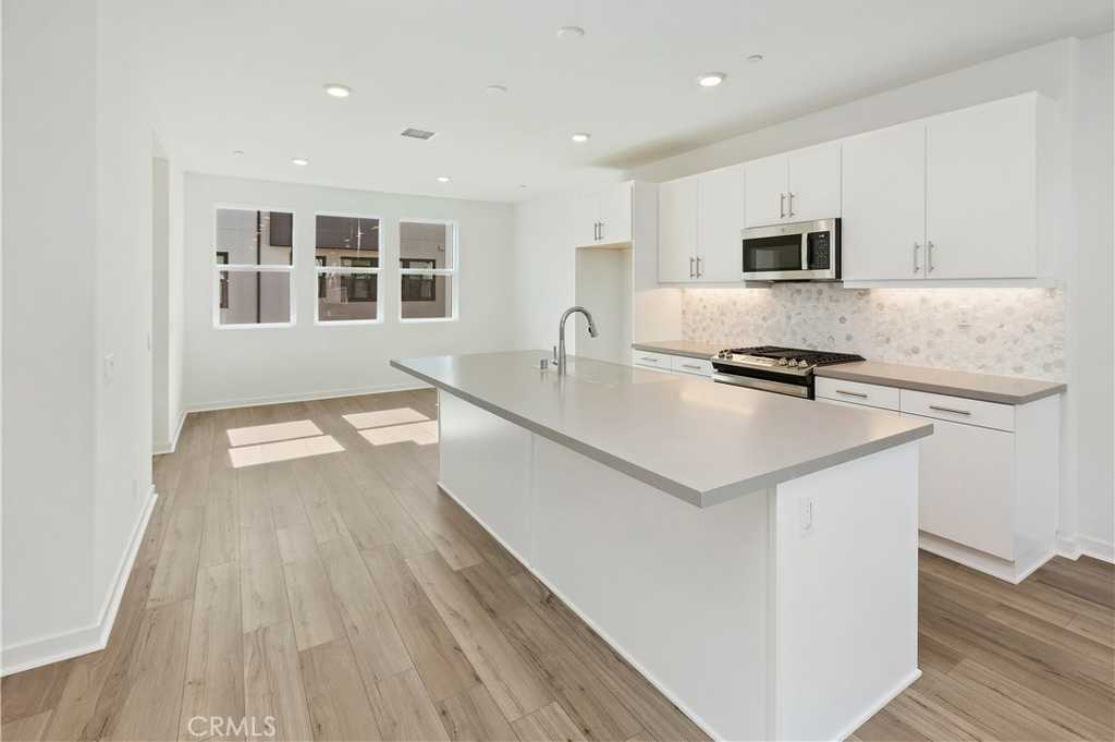 Photo 1 of 21 of 810 S Grable Circle townhome