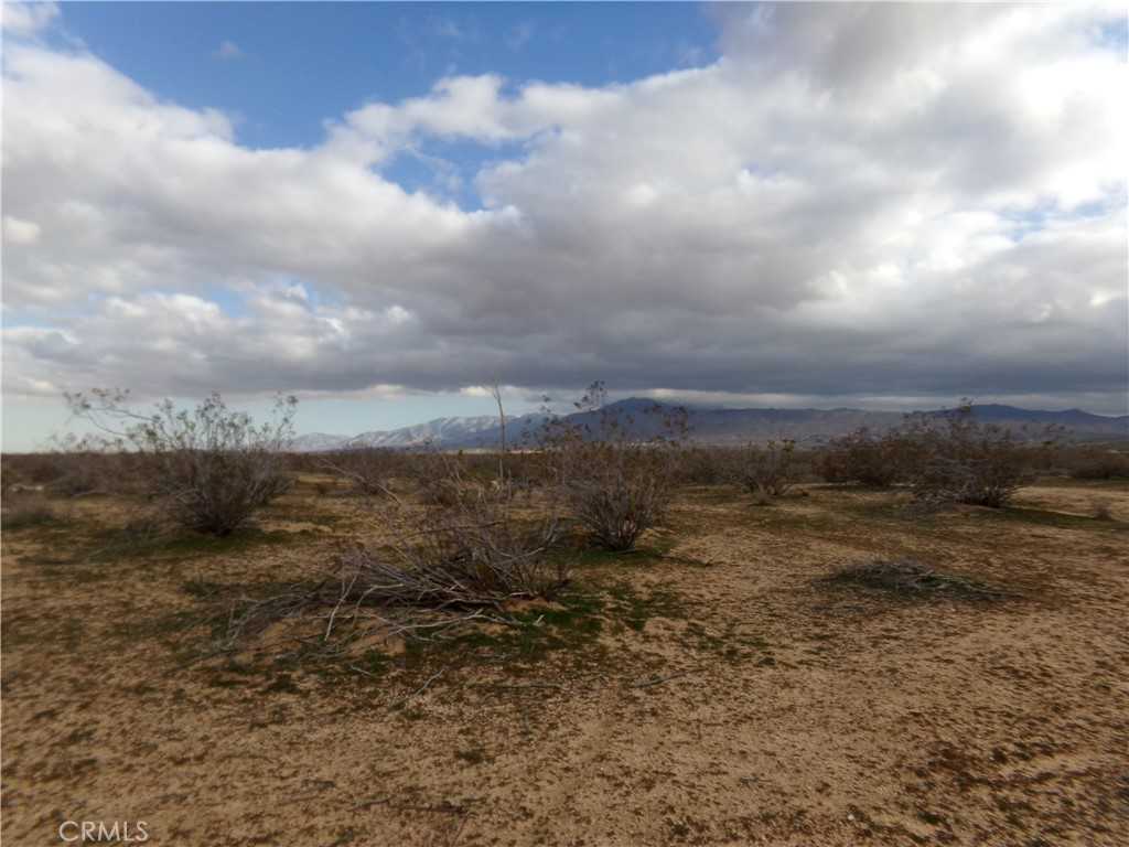 View Apple Valley, CA 92308 land