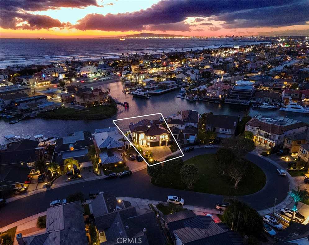 View Huntington Beach, CA 92649 house