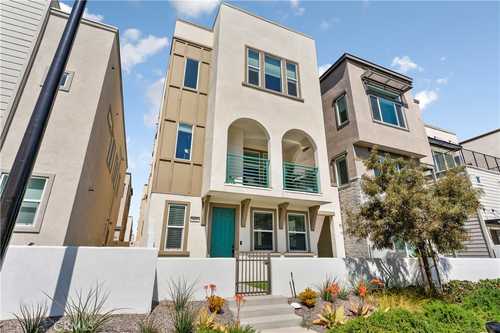 $1,110,000 - 4Br/4Ba -  for Sale in Inglewood