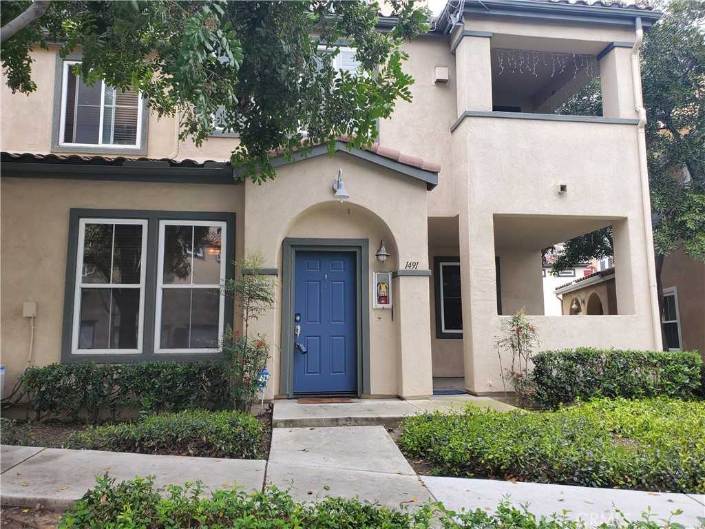 View San Diego, CA 92154 townhome