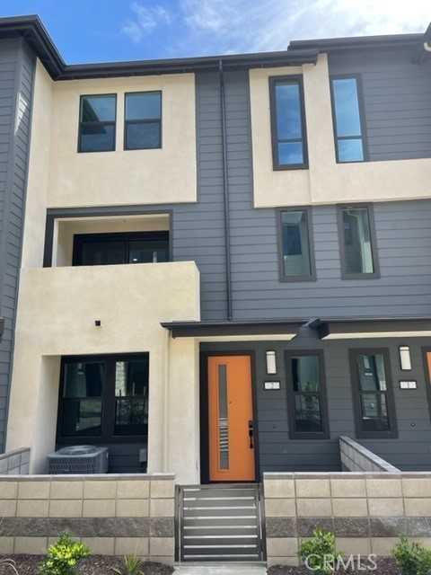 Photo 1 of 1 of 2945 W. Lincoln Ave. #2 townhome