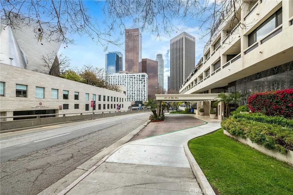 View Los Angeles, CA 90012 townhome