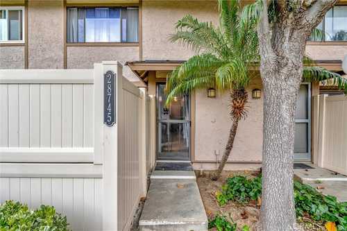 $545,000 - 2Br/2Ba -  for Sale in Annadale (851), Agoura Hills