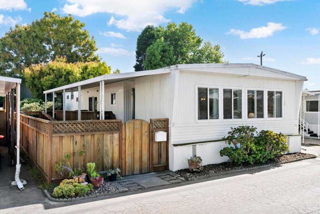View Santa Cruz, CA 95062 mobile home