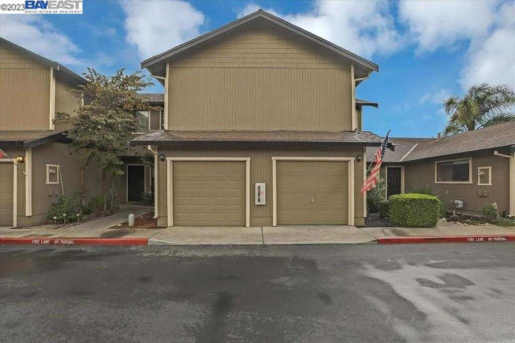 View Hollister, CA 95023 townhome
