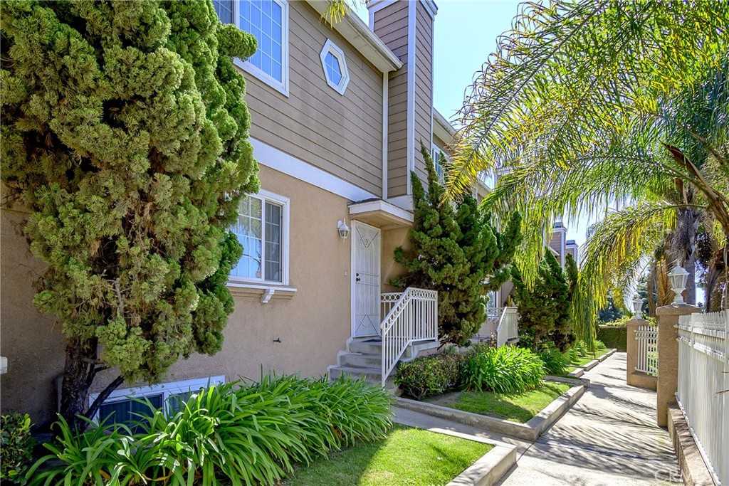 View Inglewood, CA 90303 townhome
