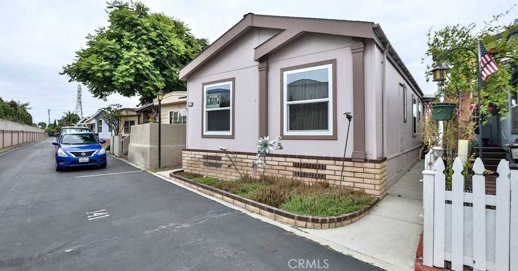 View Westminster, CA 92683 mobile home