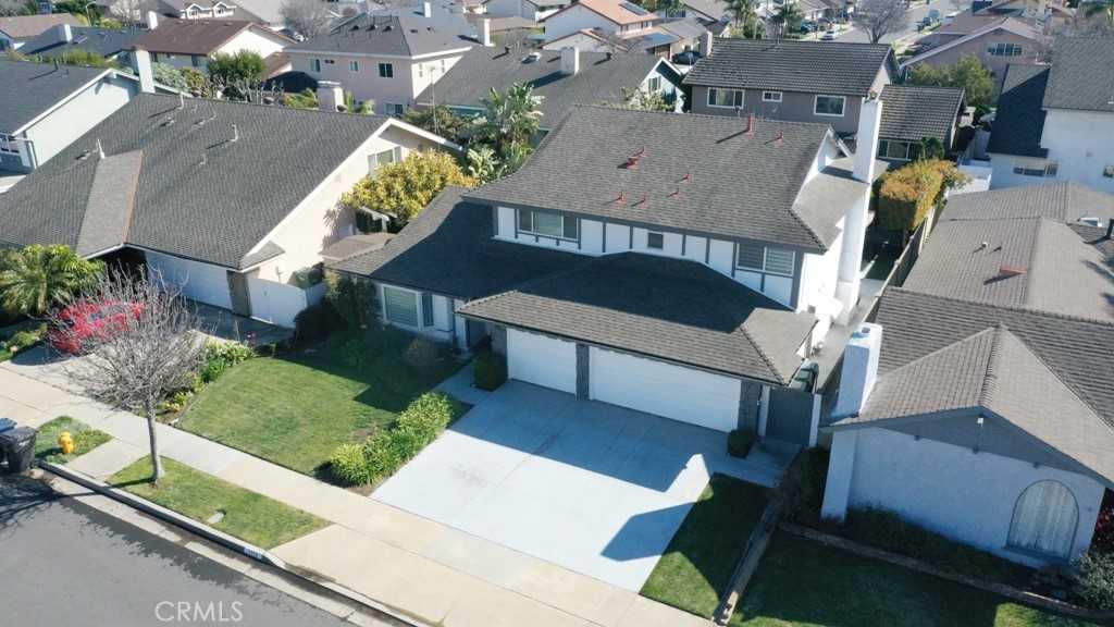View Huntington Beach, CA 92647 house